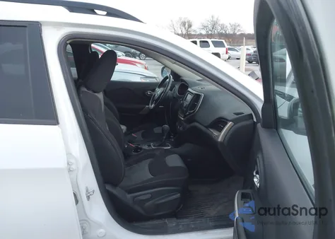 2018 Jeep Cherokee Latitude 4X4 z USA, uszkodzony, nr VIN 1C4PJMCB1JD526079